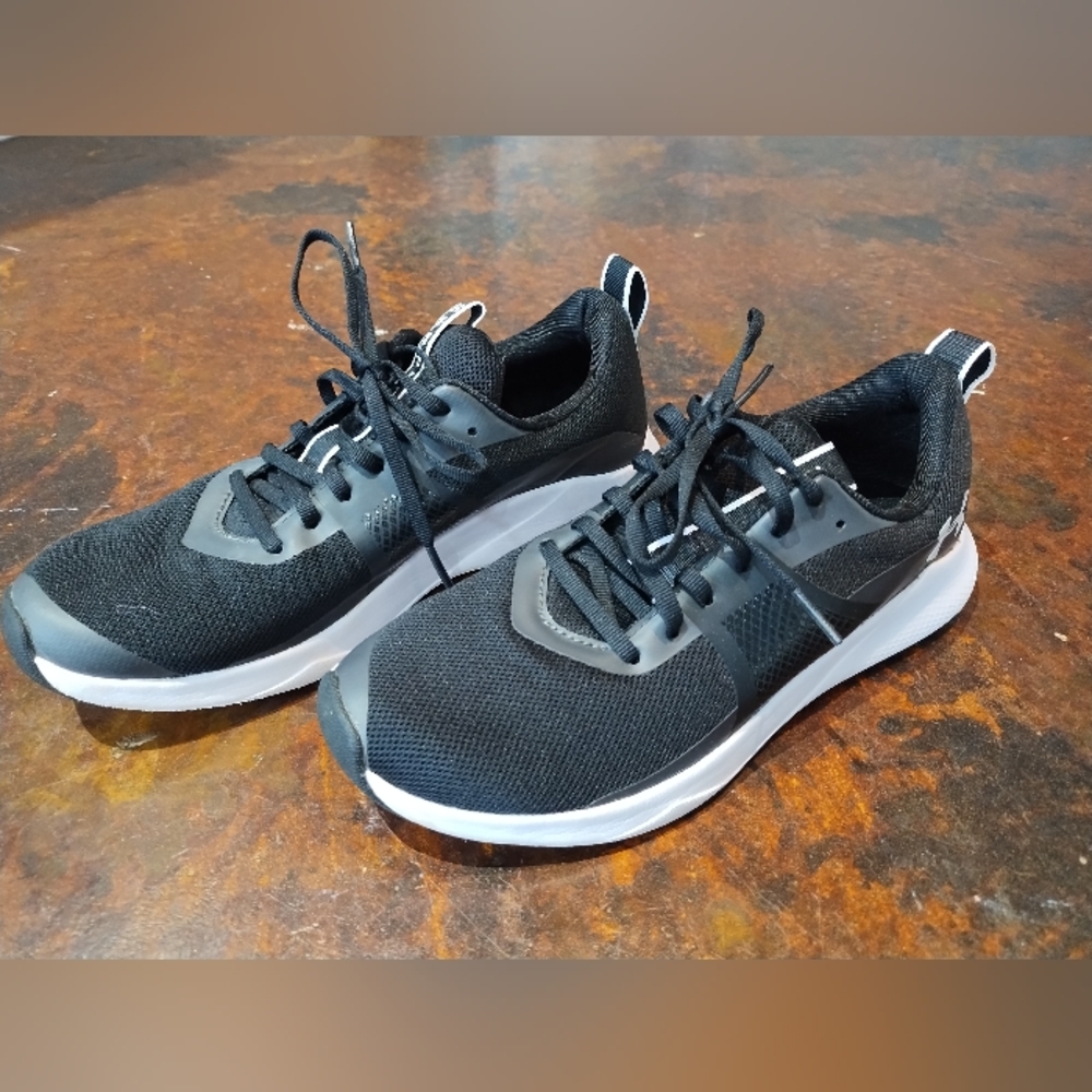 Under Armour Train Charged running shoes